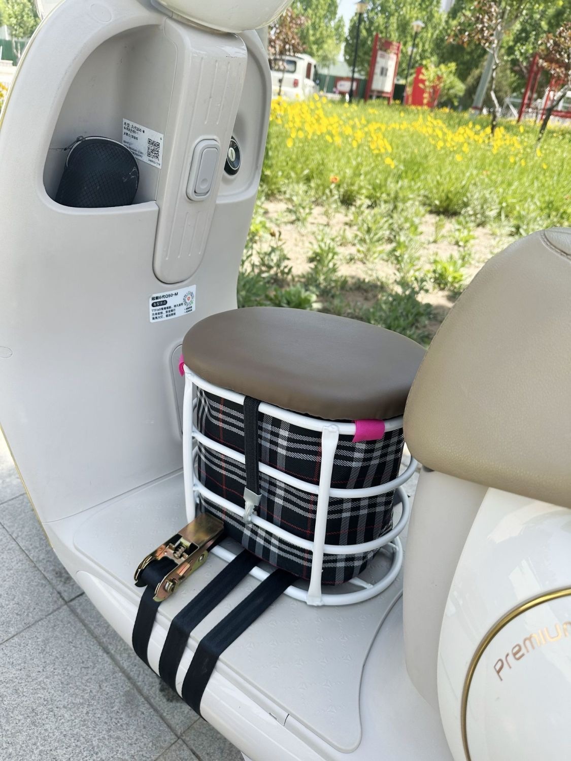 Electric Vehicle Child Seat, Child Storage Seat, Baby Seat, Armrest Folding Seat, Storage Basket, Children's Y90
