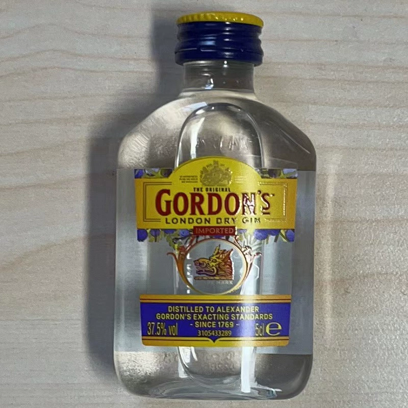 Миниатюрная ликерная наборка — Bacardi, Absolut, Chivas, Jameson и другие, ассорти 50 мл бутылок