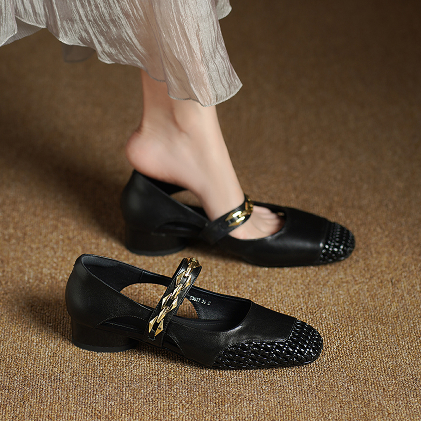 Sandal nữ gót thấp mũi hở quai ngang đế xuồng cỡ lớn 33–43 — đen