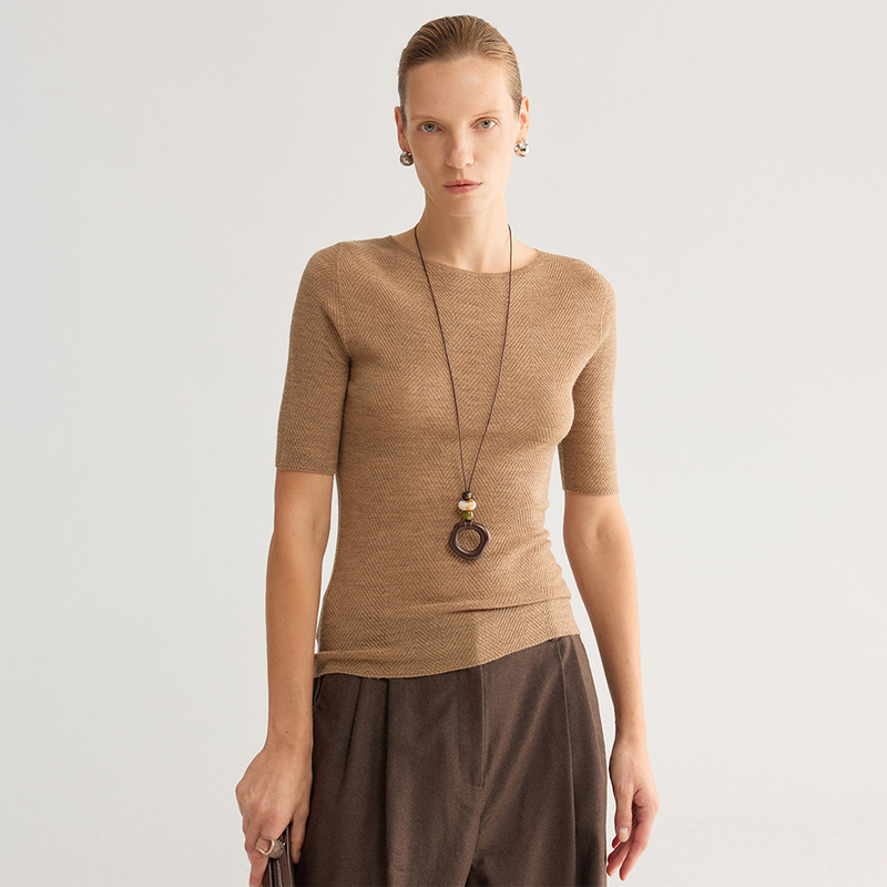 Fishbone pattern all-wool short-sleeve knit top for women, early autumn seamless one-piece slim-fit base shirt sweater
