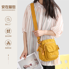 当季新款时尚百搭手提单肩包小众设计休闲女包户外尼龙手机斜挎包