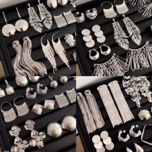 ��ɫC�����ն������ʸ߼���������С����Ƹи��Լ�Լ���Է����