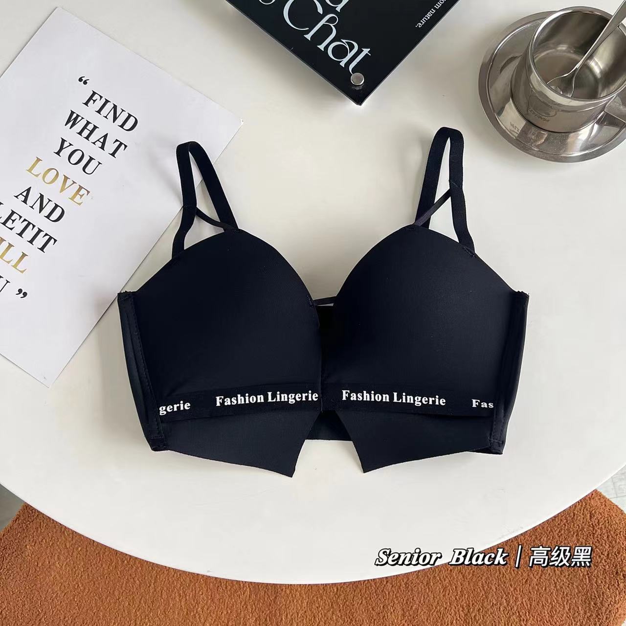 Nueva ropa interior sin marcas Pequeño pecho cerrado sin anillo de acero Pequeño mostrando un bra de mujer
