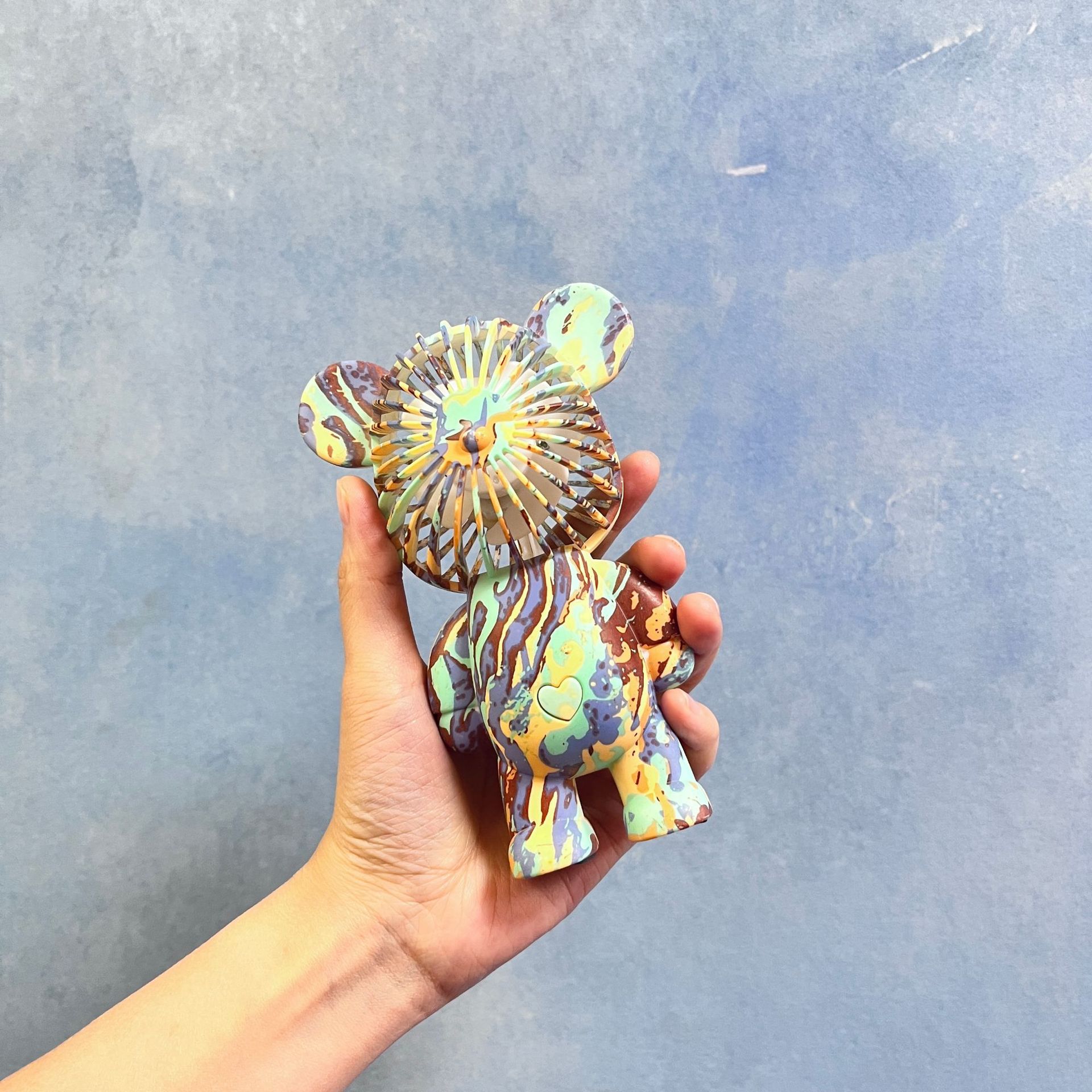 Comercio exterior transfronterizo del sudeste asiático pequeño ventilador portátil carga USB estudiante al aire libre ventilador de escritorio portátil lote de regalo