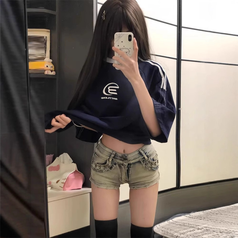 American Retro Hot Girl Denim Shorts Women's Summer New Low-Waist Slim High Street Design Hip-Covering Ultra-Short Hot Pants American Retro Hot Girl Denim Shorts Women's Summer New Low-Waist Slim High Street Design Hip-Covering Ultra-Short Hot Pants