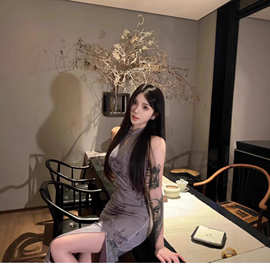 紫色2026新中式印花镂空改良旗袍裙女复古巨好看设计感小众开叉裙