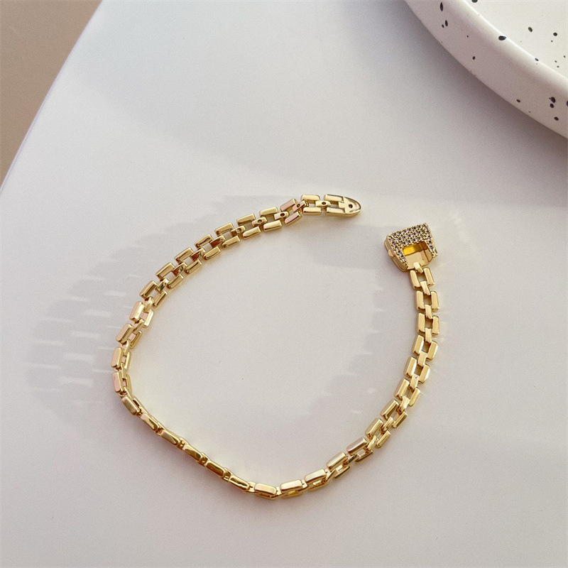 Fashion Geometric Copper Inlay Rhinestones Bracelets