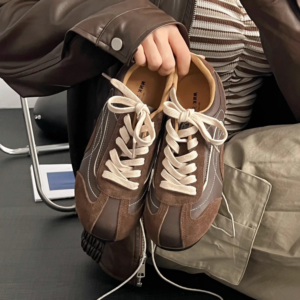 2025年春秋季新款小众圆头百搭复古薄底德训鞋女ins软底轻便单鞋