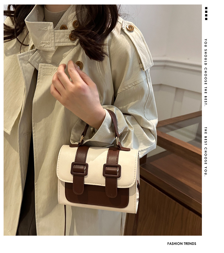 A new 2024 trendy and retro single-shoulder crossbody small square bag for girls, a niche British-style handbag details Picture
