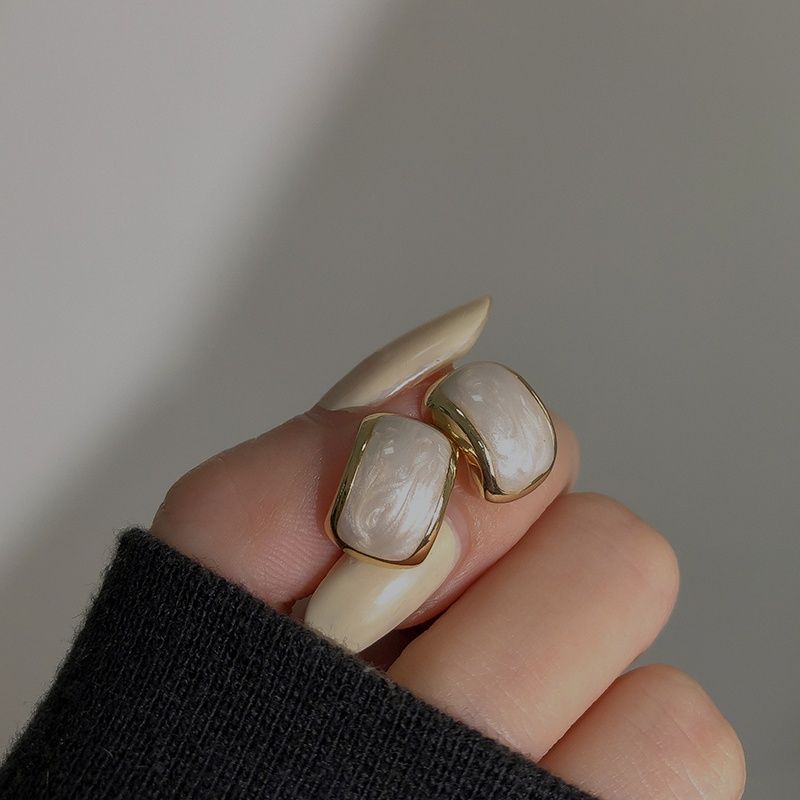 YH nuevo estilo retro Hong Kong pendientes temperamento Corea del Sur Internet celebridad oreja clip ins estilo pendientes de alto grado Luz de lujo moda de las mujeres