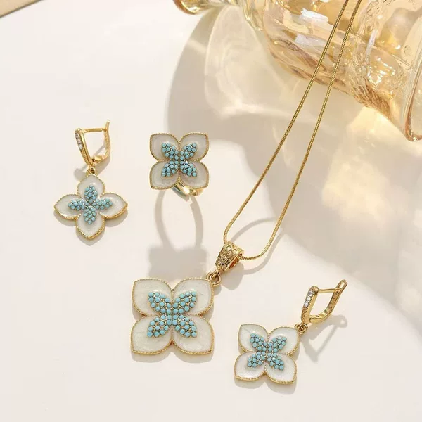 Titanium Steel Non-Fading Four-Leaf Clover Petal Sweater Chain Necklace for Women, Versatile Light Luxury High-End Jewelry, Earrings and Rings for Women