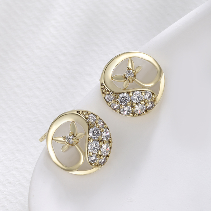 Pendientes de Estilo Japonés y Coreano de Xuping, Pendientes de Botón Redondos con Circonita, Estilo Único para Mujer, Sensación de Lujo Ligero y Alta Gama.