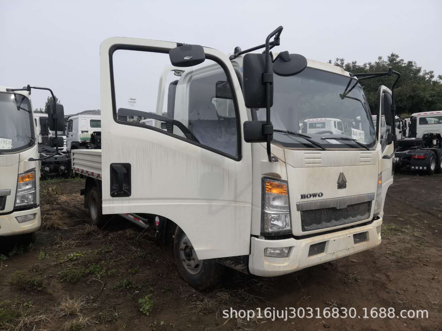 中国重汽豪沃豪曼王牌轻卡自卸车新车出口代理电话18953179828