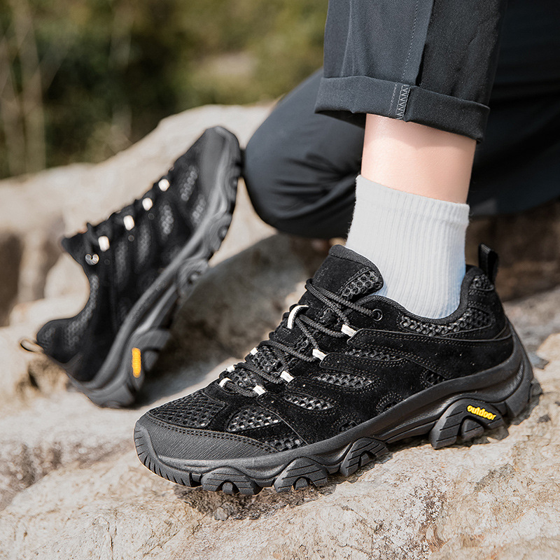 Outdoor Hiking Shoes for Men and Women, Non-Slip and Wear-Resistant Professional Mesh Breathable Hiking Shoes