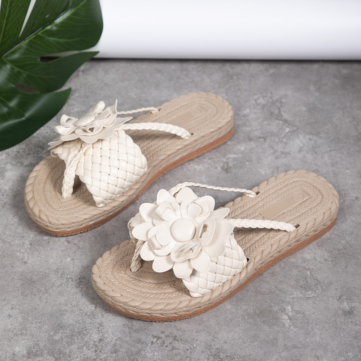 Women's Casual Vacation Solid Color Round Toe Beach Sandals display picture 7