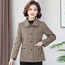 中年妈妈春秋时尚洋气春季外套女款老年人中老年2024新款春装上衣