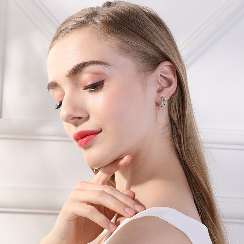 Simple New Fashion All-match Mini Crescent-shaped Earrings Full Diamond Moon Earrings Fashion European And American Earrings Hot Sale display picture 4