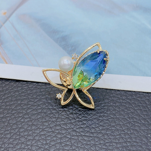 Light-Blocking Brooch for Women, Elegant Blue Pearl Butterfly Brooch, High-End Women's Suit Pin Accessory, Small Decorative Accessories for Wholesale