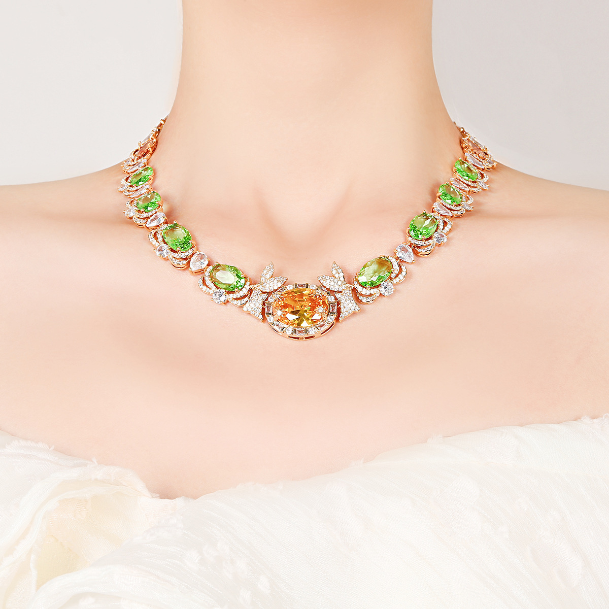 Design set with zircon