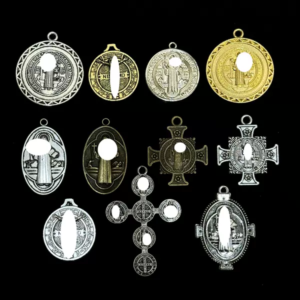 Wholesale cross-border supply of necklaces, prayer beads, pendants, metal vintage bracelet accessories, and decorative pendants