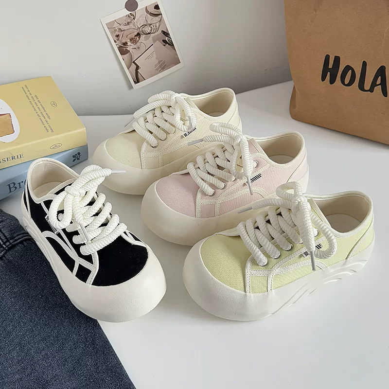 П universal footwear flat?