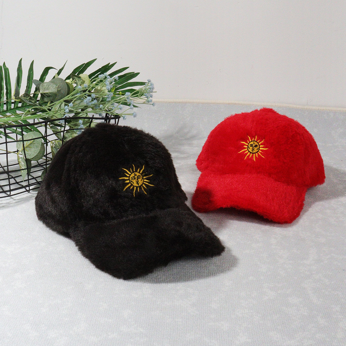 Unisex Plush baseball cap Sun embroidered duck hat Winter warm plush hat_voghion.com