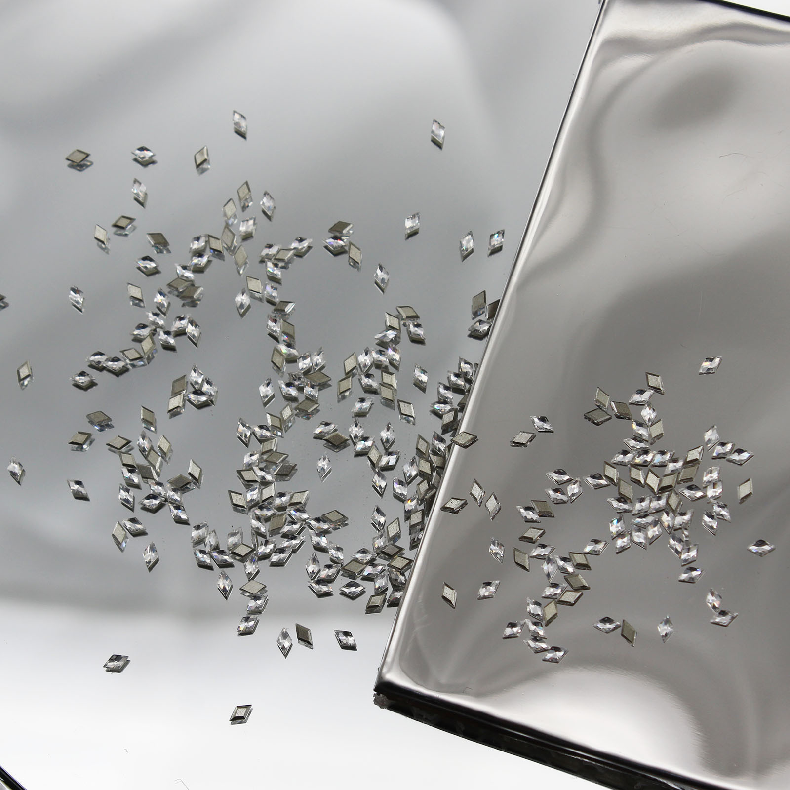 Diamante de circonita de fondo plano blanco-2*3,5mm