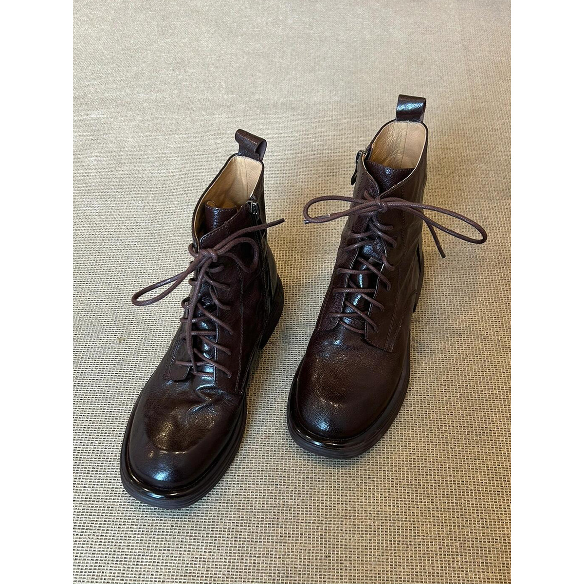 现货秒发~英伦复古厚底粗跟系带马丁靴女秋冬新款百搭显瘦机车靴