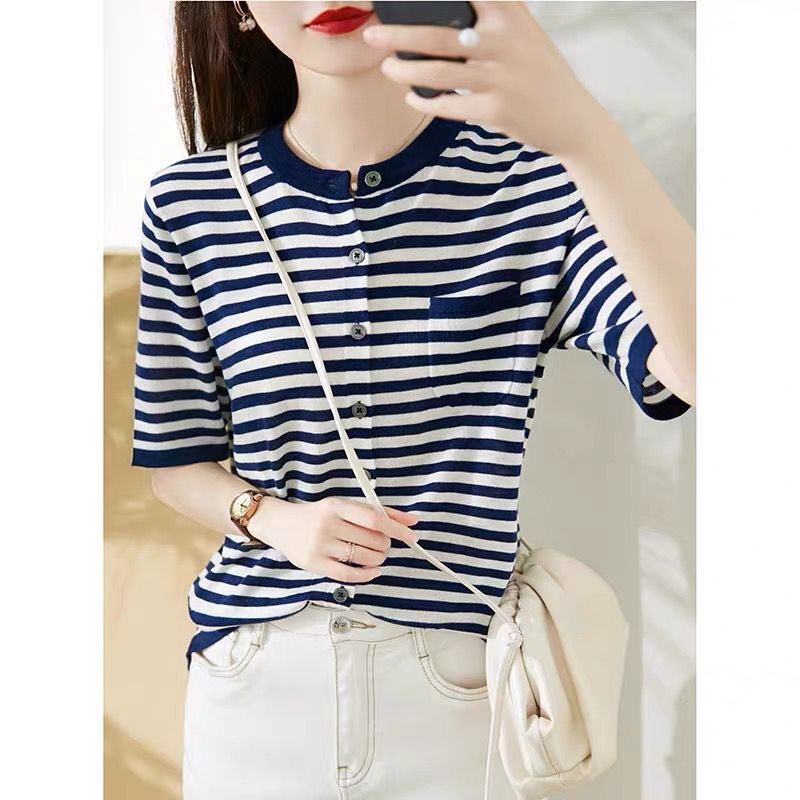 Knitted summer T-shirt