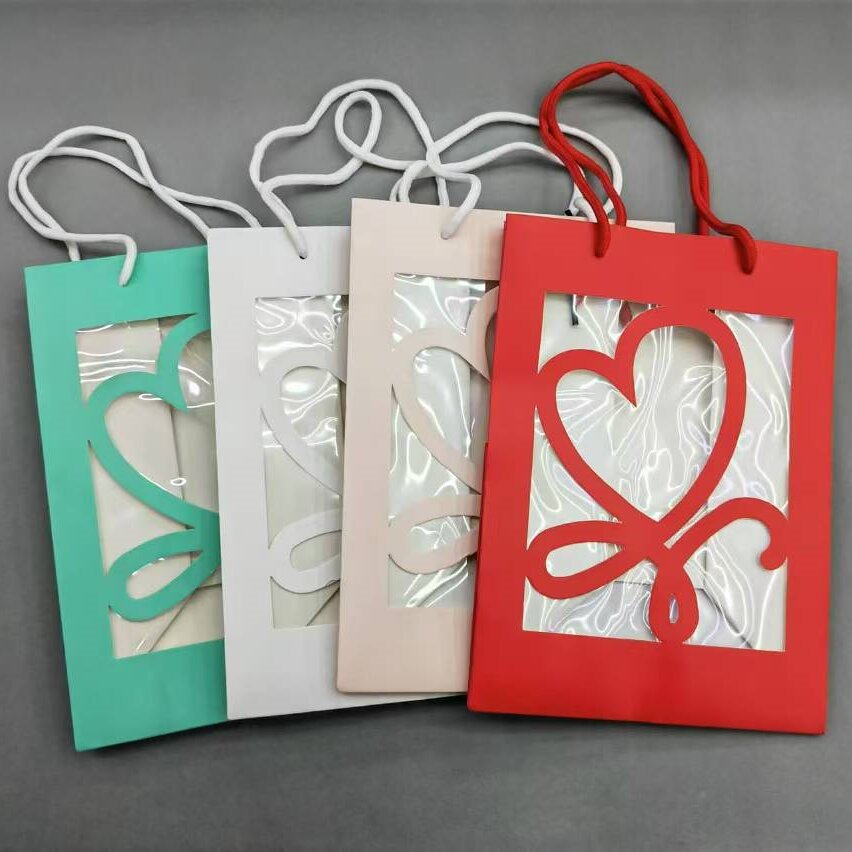 210克白卡纸开窗贴片爱心系列礼品袋