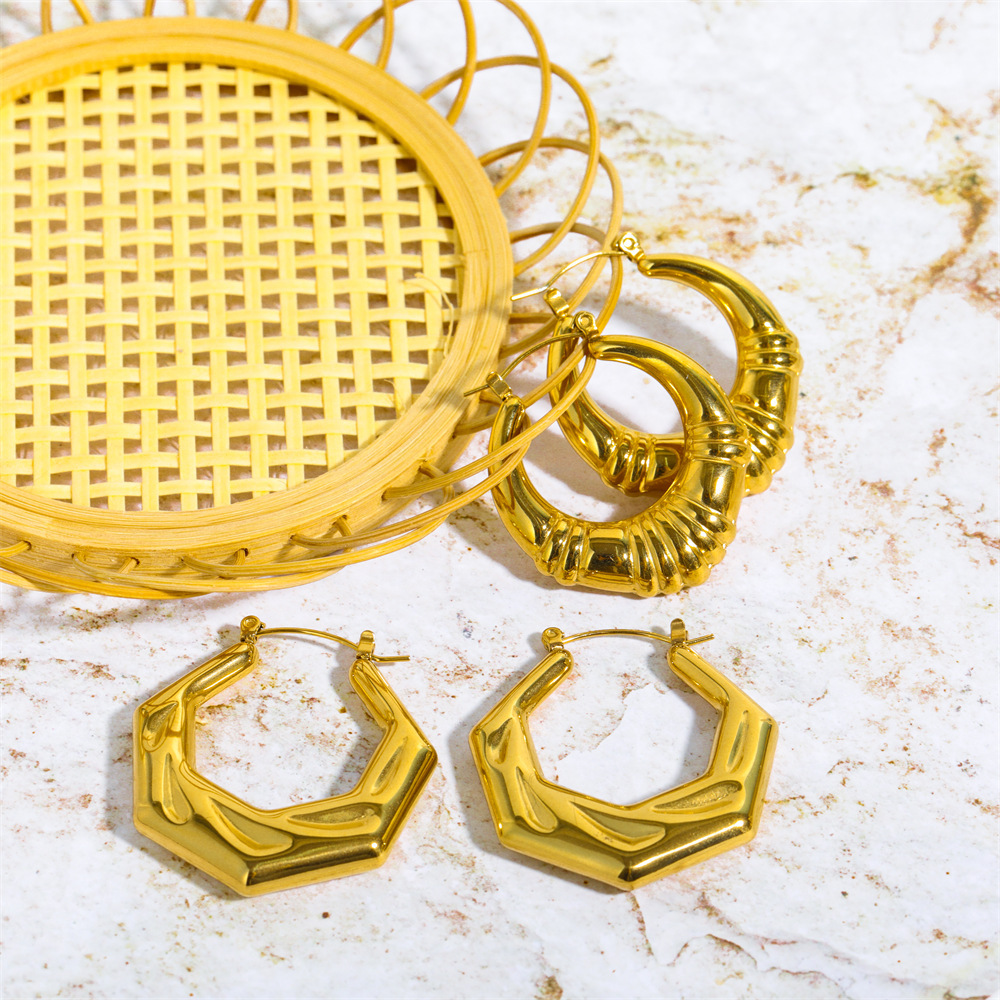 Stylish earrings 1