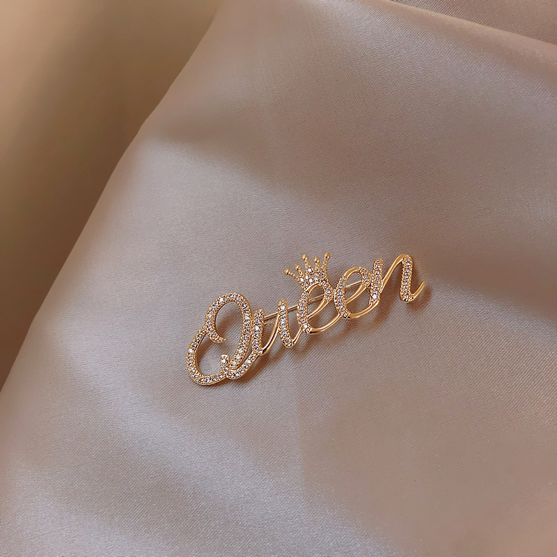 Letter Queen high-end brooch female cute trendy personality pin advanced anti-exposure buckle fixed Clothes Accessories Wholesale Letter Queen high-end brooch female cute trendy personality pin advanced anti-exposure buckle fixed Clothes Accessories Wholesale