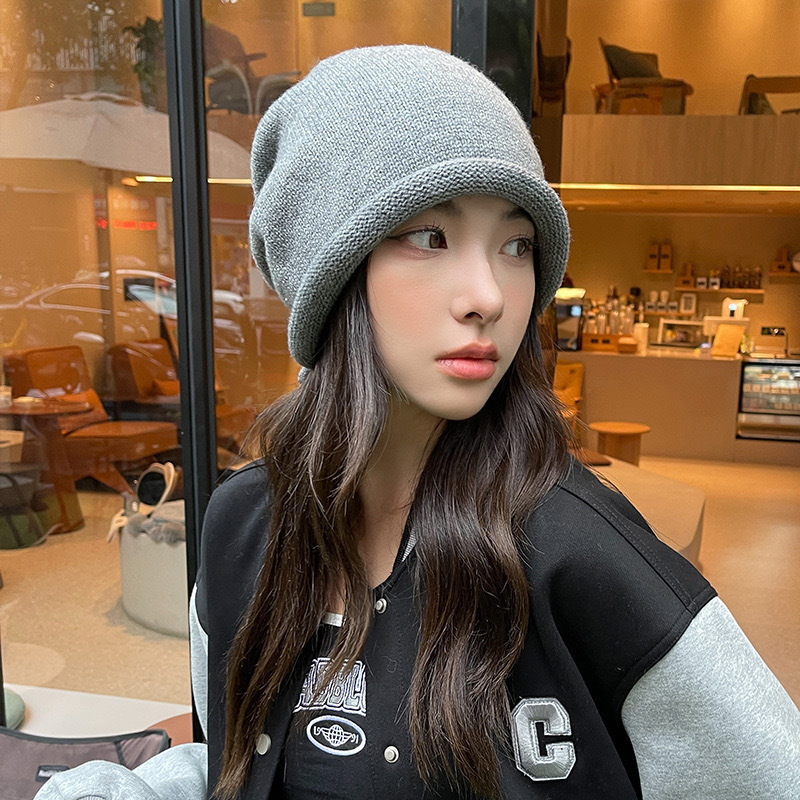 女性用の新しい秋と冬のウールの帽子、厚いベルベットの暖かいニット帽、大きな頭囲、軽い高級スタイル、耳保護防寒帽子、シンプルなスタイル