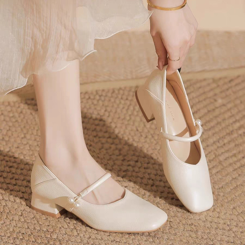 2026 Soft Leather French-Style Women's Square-Toe Nude-Colored Low-Heeled Chunky Heel Elegant Work Leather Shoes Mary Jane Women's Shoes 2026 Soft Leather French-Style Women's Square-Toe Nude-Colored Low-Heeled Chunky Heel Elegant Work Leather Shoes Mary Jane Women's Shoes
