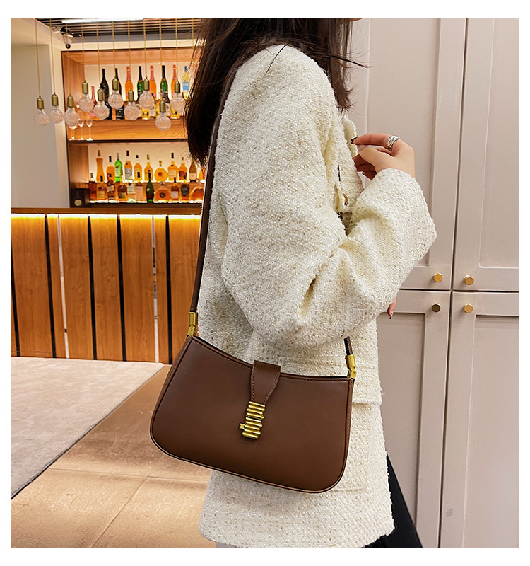 Korean Retro Bag New Messenger Bag Shoulder Underarm Bag Urban Simple Small Square Bag Mobile Phone Bag display picture 13