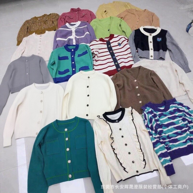 Factory First-Hand Supply Women's Autumn Cardigan Sweaters Wholesale Cheap Outwears Clothing Street Stalls Knitted Sweaters