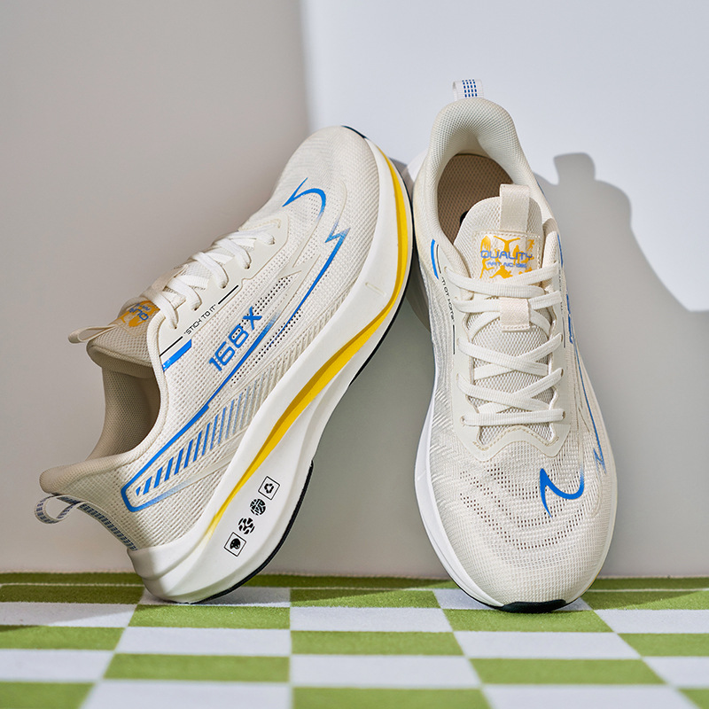 Zapatos de carreras de malla ultraligera transpirables para jóvenes Guochao, zapatos de carreras de carbono anti-deslizante para hombres