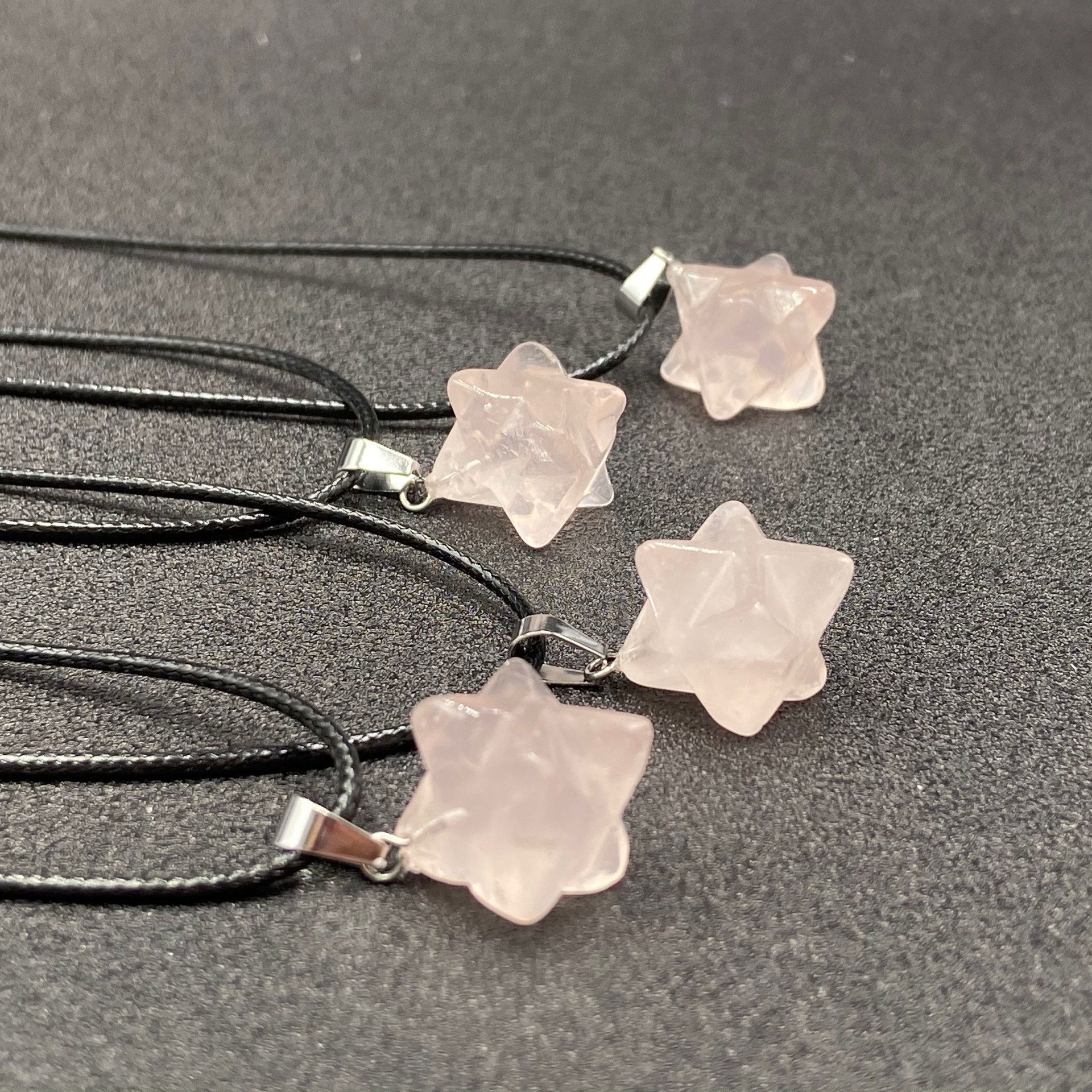 6g Weight Geometric Pattern Unisex Gender Fashion Pink Crystal Star Necklace Pendant 3