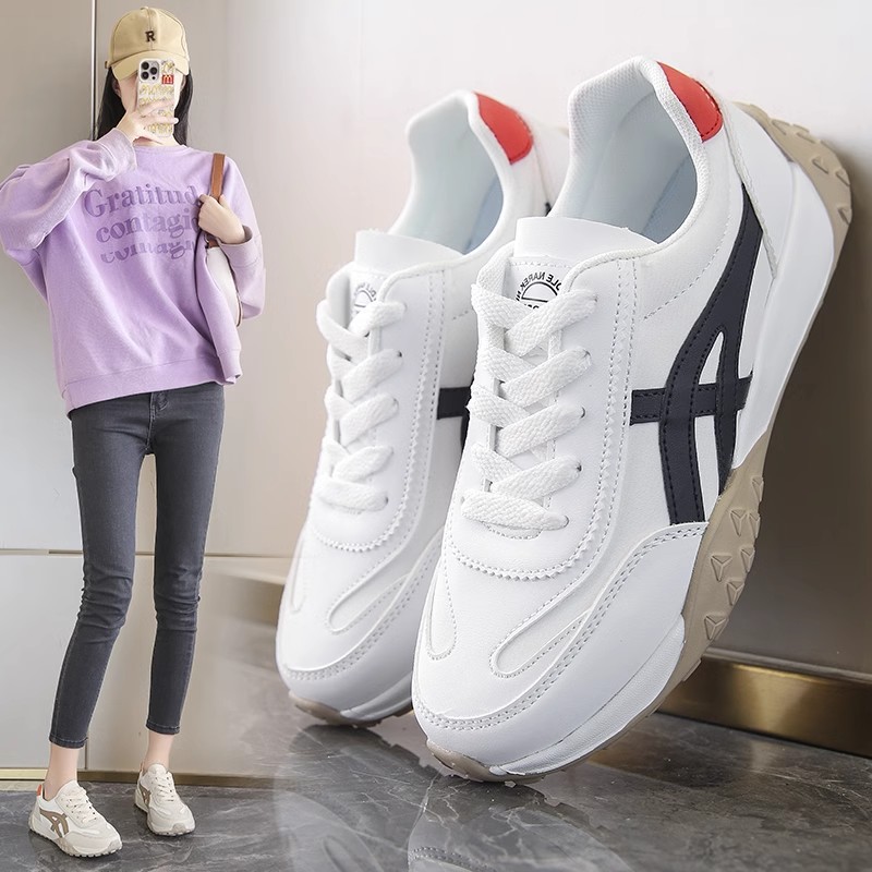 Primavera y verano nuevos zapatos blancos casuales de suela blanda, moda de moda, zapatos deportivos antideslizantes de suela plana para mujer