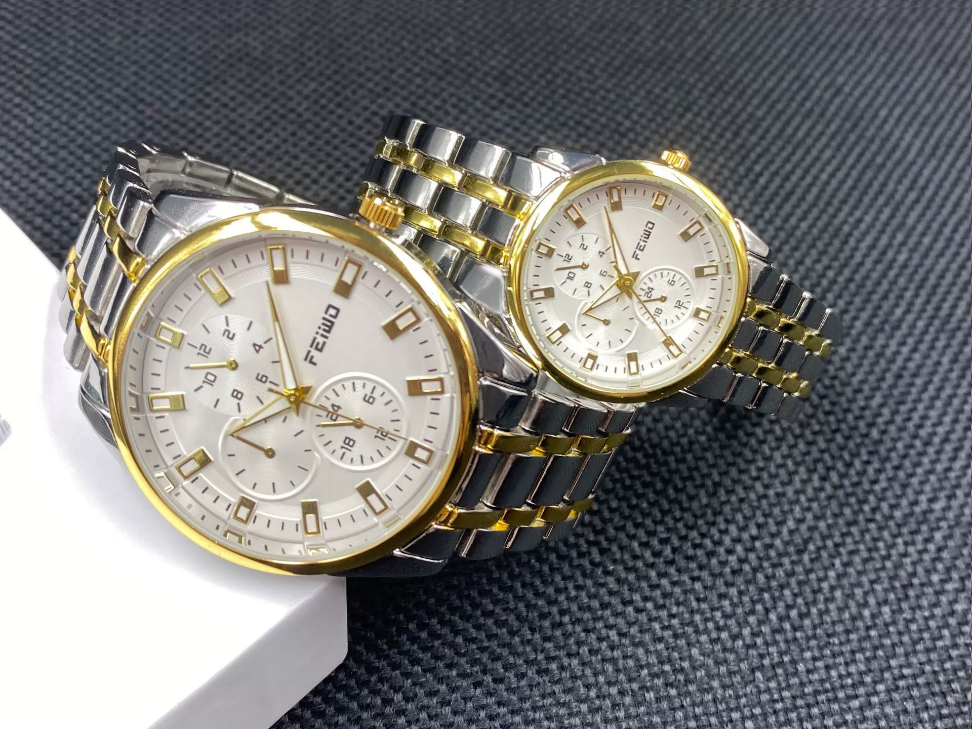 Universal waterproof calendar, fashionable mechanical quartz watches