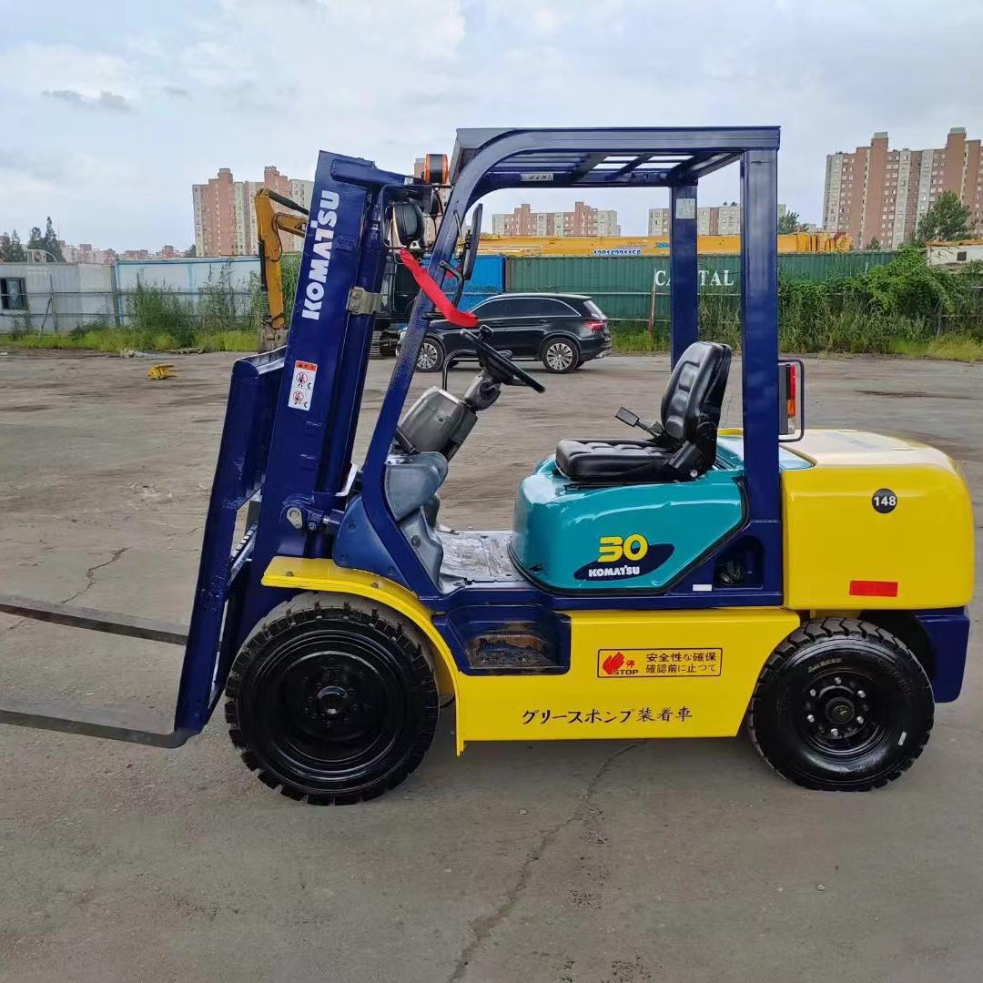 小松叉车柴油内燃座驾式平衡重3吨带中缸二手叉车升降搬运堆高车