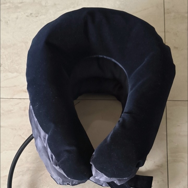 Manufacturer's thickened PVC inner liner single tube inflatable home cervical traction device, portable neck stretching and health care device