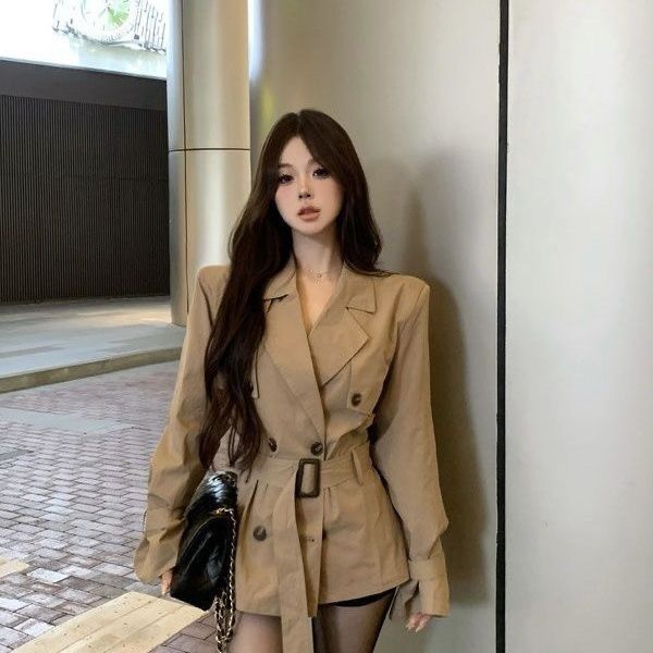 Khaki Trench Coat for Women, Autumn 2025 New Style, Long-Sleeved, Slim-Fit, Waist-Cinching, Double-Breasted, Mid-Length Outerwear Khaki Trench Coat for Women, Autumn 2025 New Style, Long-Sleeved, Slim-Fit, Waist-Cinching, Double-Breasted, Mid-Length Outerwear