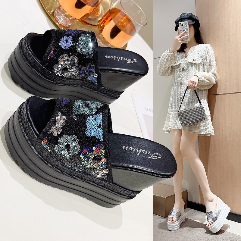 국경 간 대외 무역 2024 여름 새로운 한국 스타일 패션 웨지 두꺼운 밑창 캐주얼 여성 스팽글 섹시한 샌들