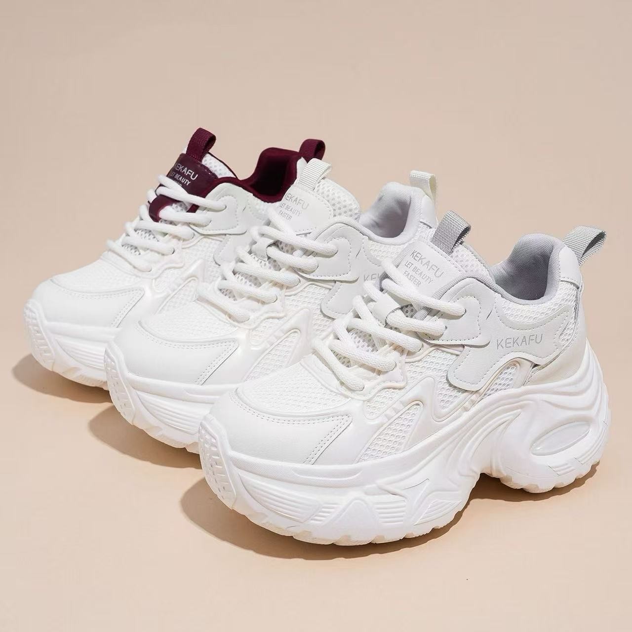 2026 verano nuevos zapatos de papá zapatos de altura de suela gruesa zapatos blancos pequeños zapatos deportivos casuales de malla zapatos transpirables de mujer