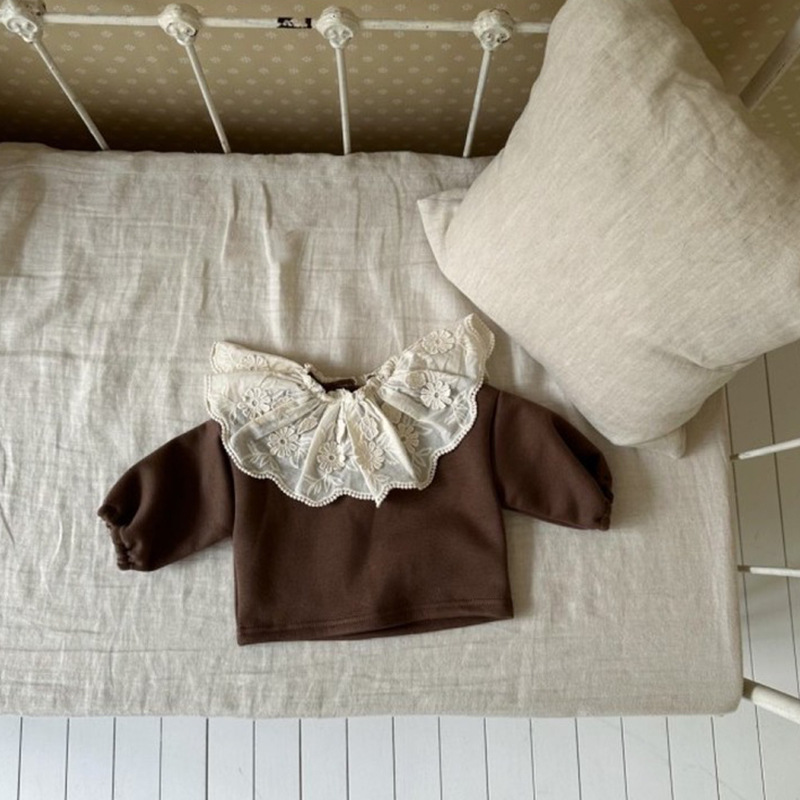 Trajes de bebé otoño y invierno engrosados para bebés 2024 otoño y invierno ropa coreana de encaje grande con camisa de terciopelo