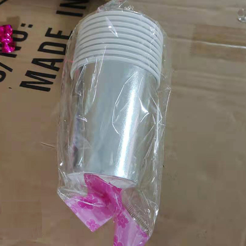 10 tazas de papel y 1 paquete