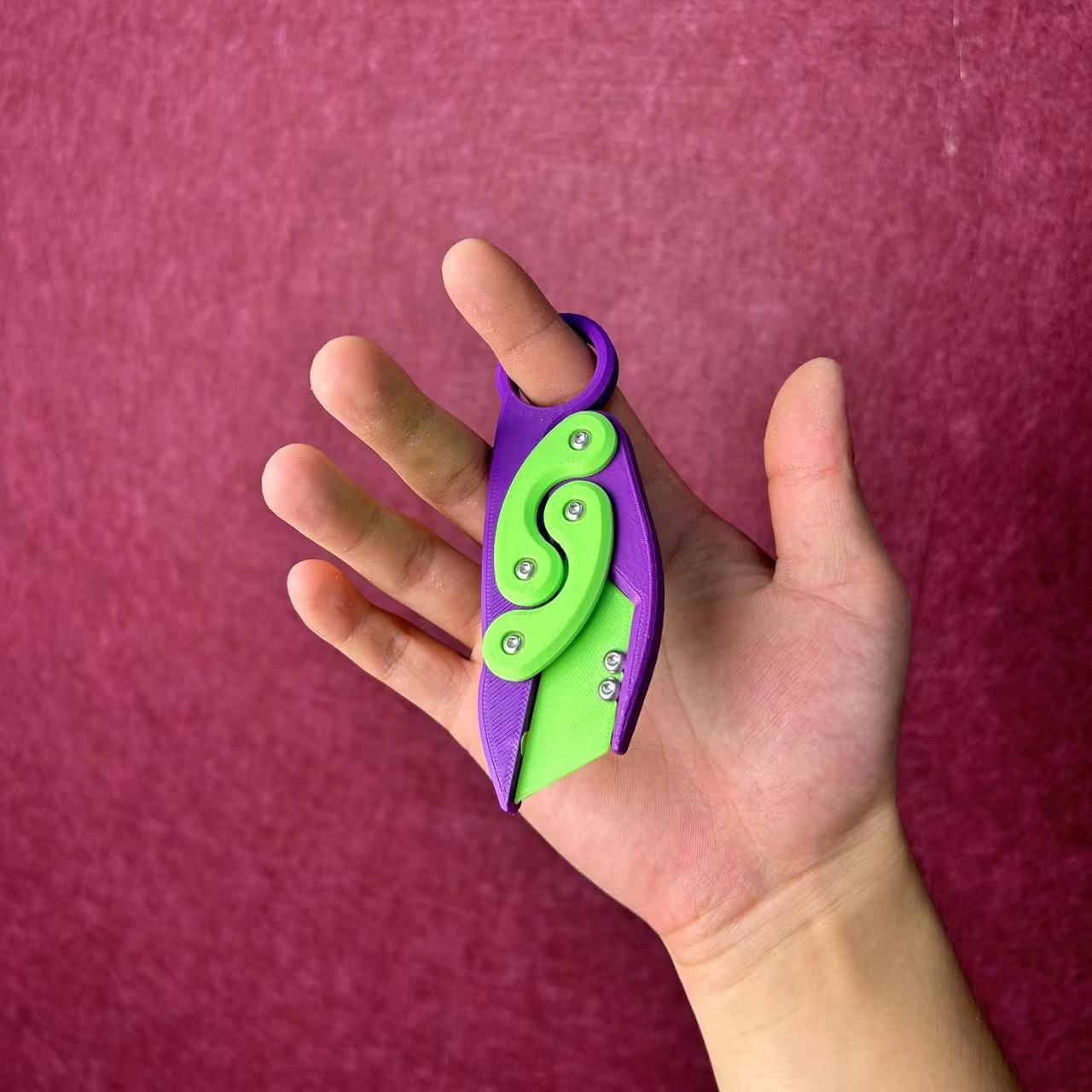 Cuchillo de garra de gravedad 3D cuchillo de demonio Cuchillo de garra CSGO Cuchillo de rábano pequeño salto recto velocidad empuje juguete de descompresión Cuchillo de mariposa gigante de gran tamaño image 5