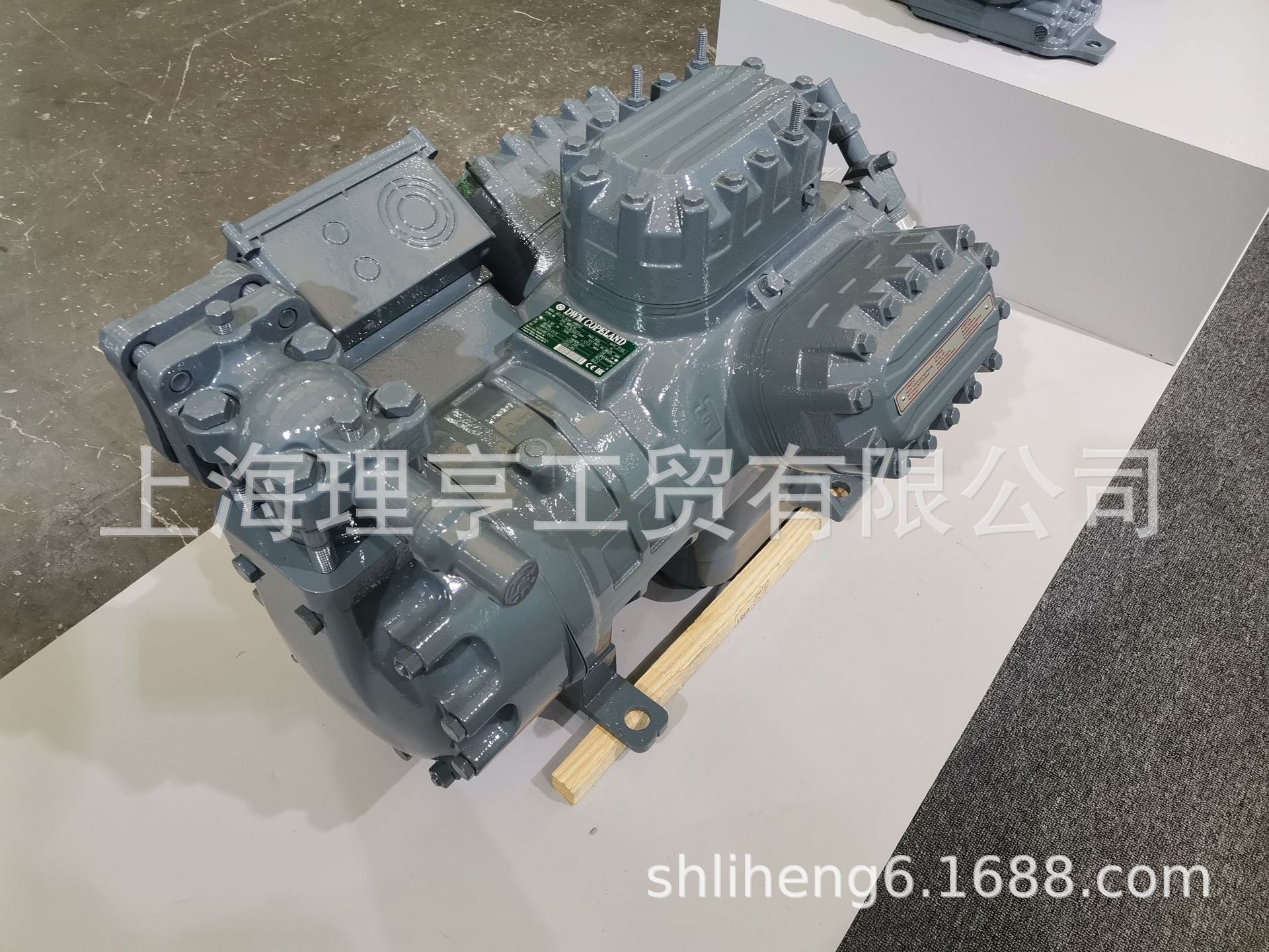 D6TJ-250X-AWM/D   谷轮压缩机