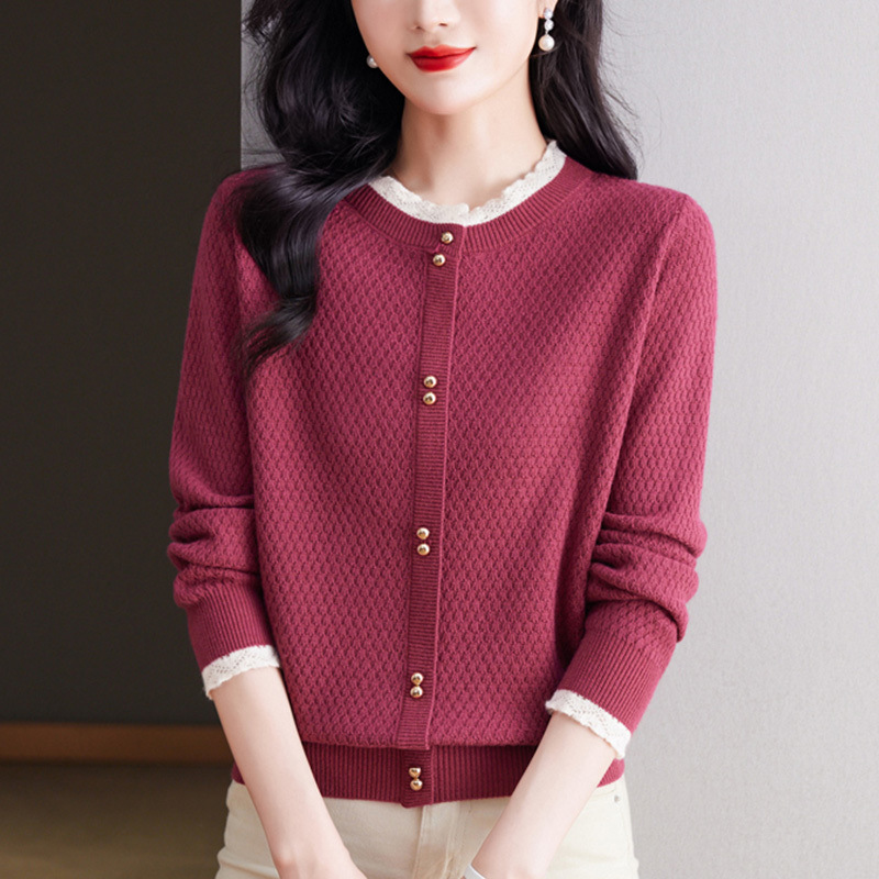 Lace knitted autumn base body-friendly sweater with a round collar
